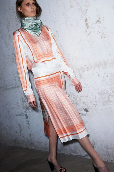 Look 11